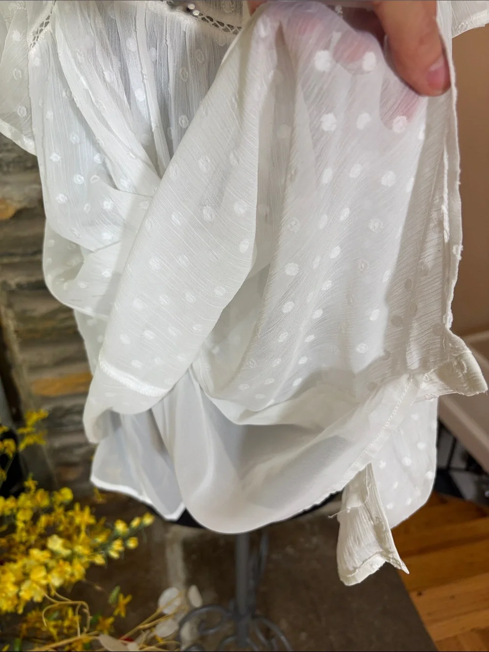 NWT torrid White Swiss Dot Button-Front Blouse - Picture 7 of 8